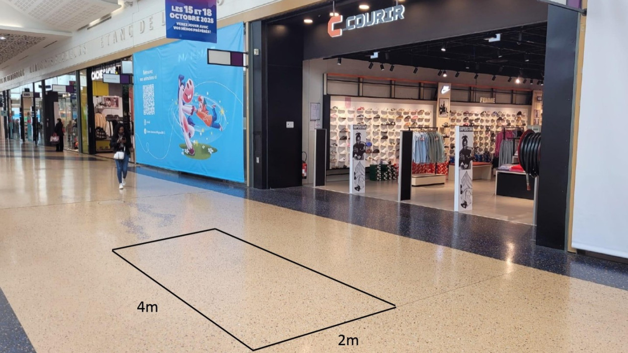 Photo 1 de l'emplacement 12 du centre commercial Centre Carrefour Bay 2