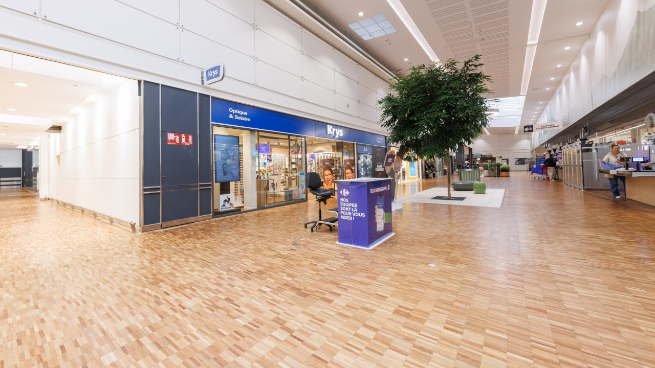 Photo 1 de l'emplacement A du centre commercial Centre Carrefour Lempdes