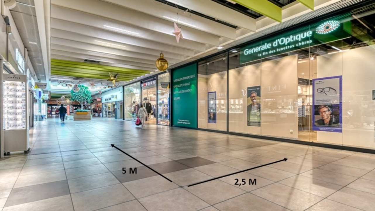 Photo 1 de l'emplacement 10 du centre commercial Centre Carrefour Crêches-sur-Saône - Face Générale Optique