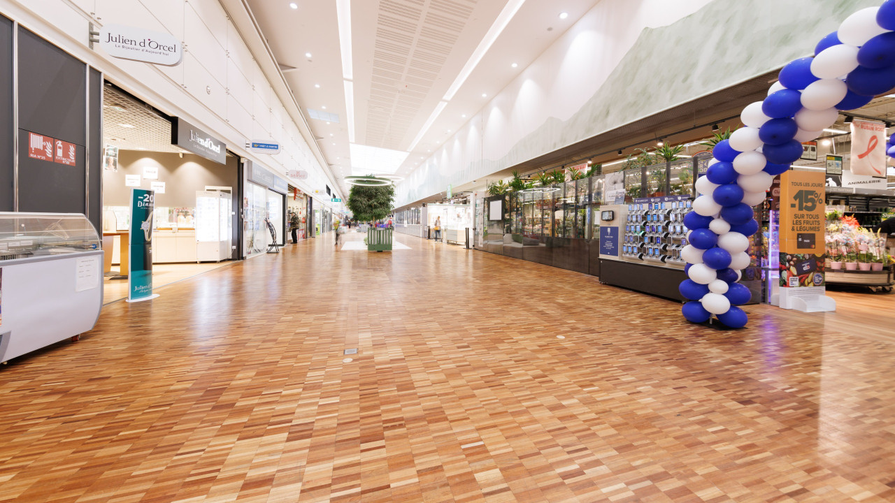Photo 1 de l'emplacement C du centre commercial Centre Carrefour Lempdes