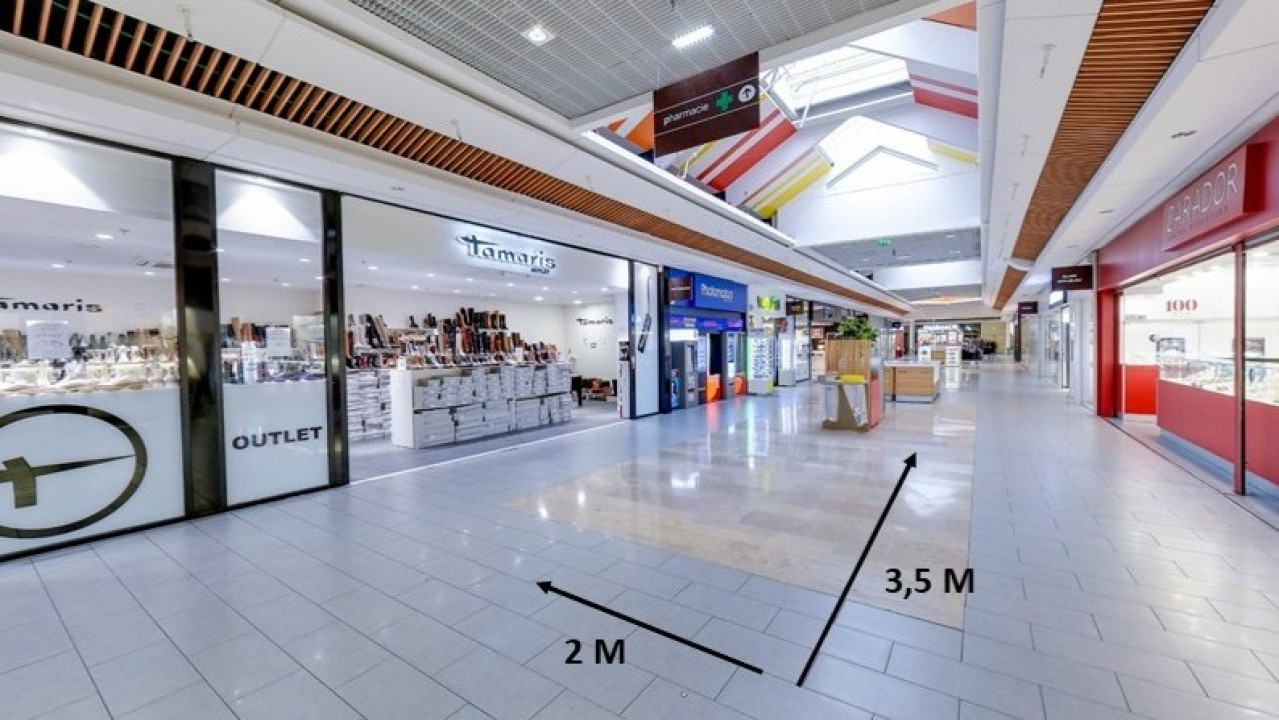 Photo 1 de l'emplacement 7 du centre commercial Centre Carrefour Vaulx-en-Velin - Face Carador