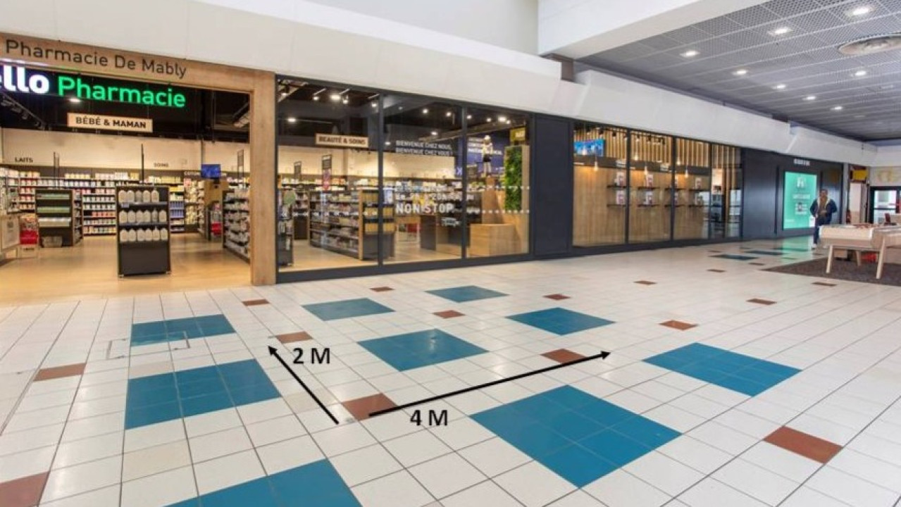 Photo 1 de l'emplacement 18 du centre commercial Centre Carrefour Roanne Mably - Bebe 9