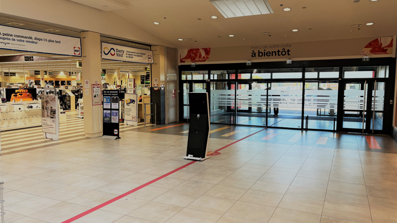 Photo 1 de l'emplacement 3 du centre commercial Centre Carrefour Nevers Marzy - Face Darty
