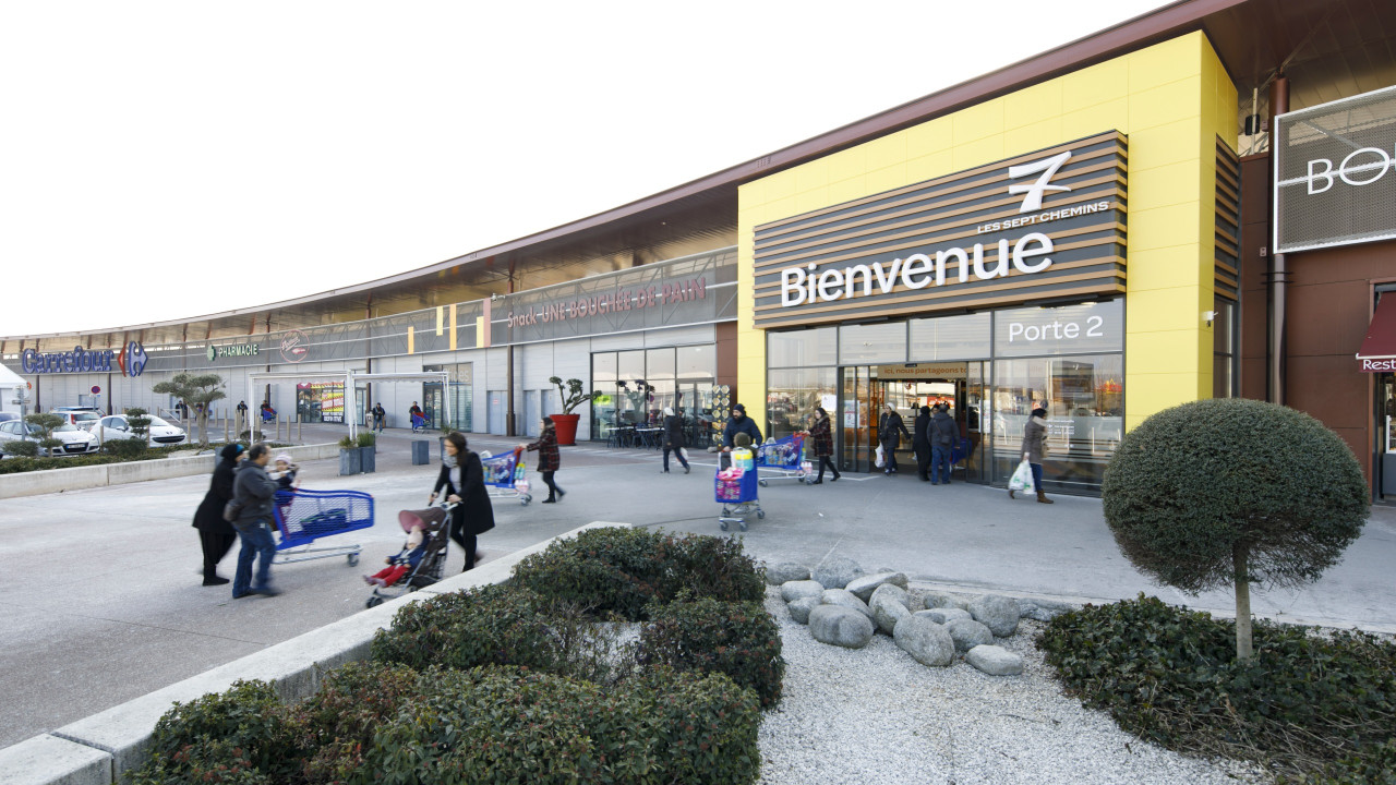 Photo 1 du centre commercial Centre Carrefour Vaulx-en-Velin