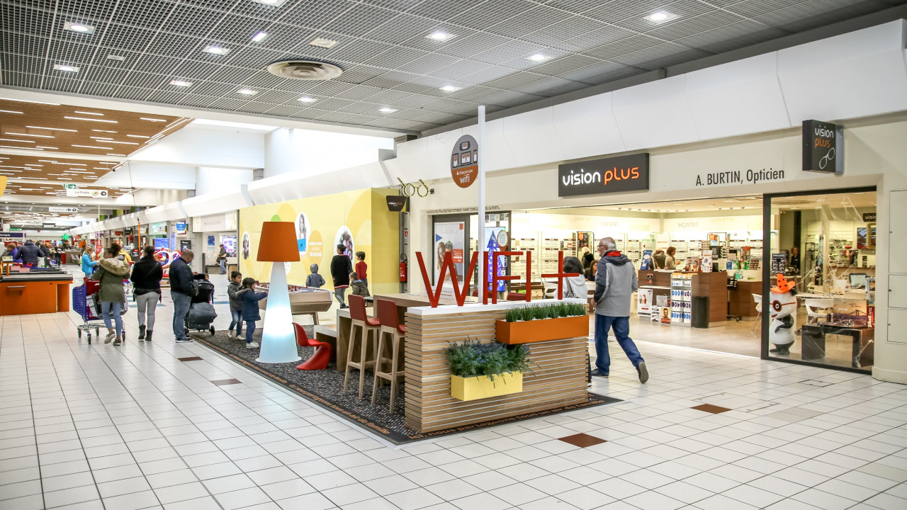 Photo 2 du centre commercial Centre Carrefour Roanne Mably